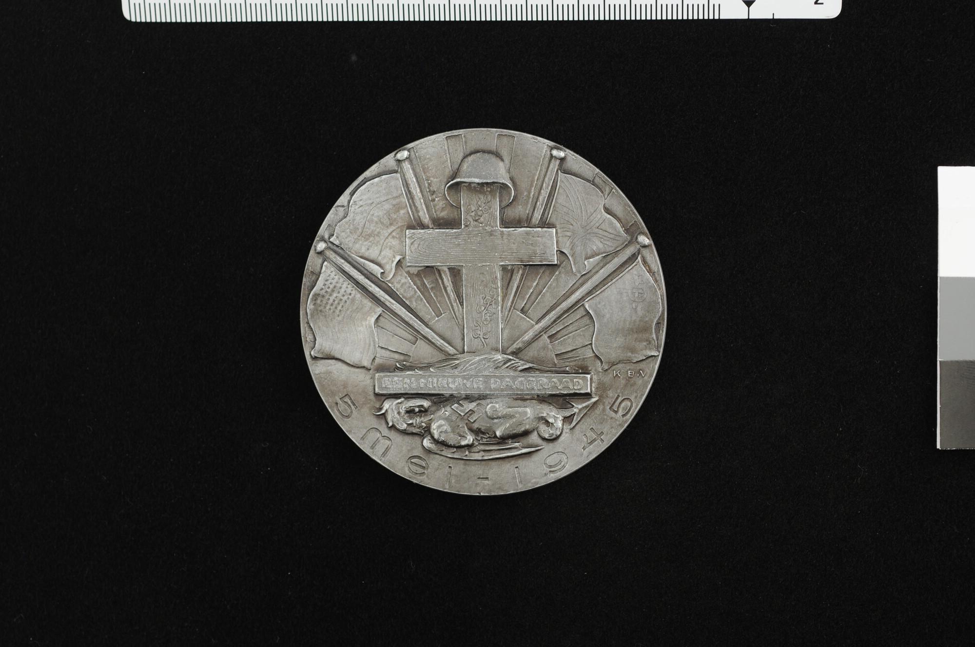 S.5064(107); Penning op de bevrijding van Nederland, 1945; penning