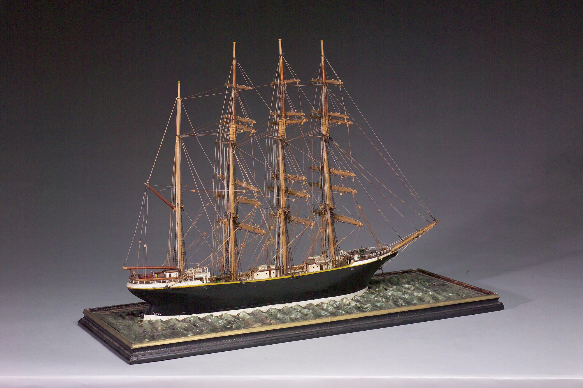 S.5312(01); Model van een viermastbark; scheepsmodel