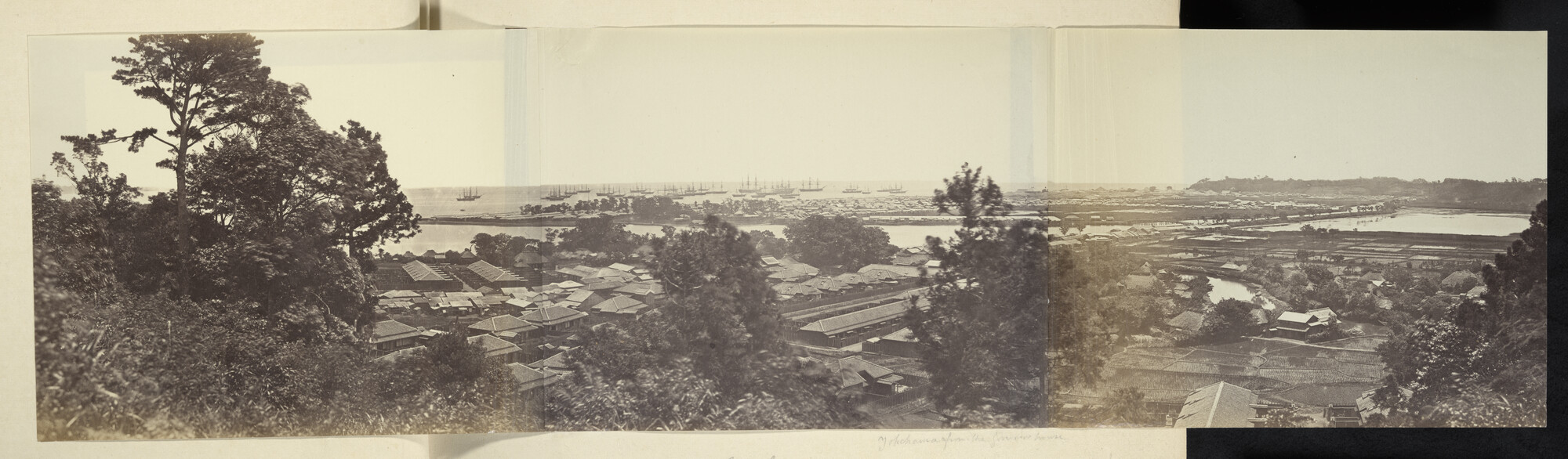 S.3628(03)009; Panoramafoto van Yokohama vanuit het huis van de gouverneur; foto