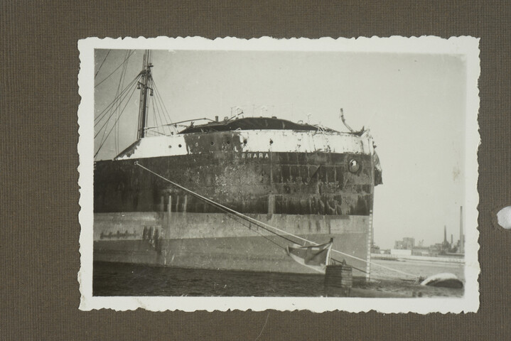 2001.1755; Omslag met vele foto's en knipsels van meest bergingsactiviteiten door Reederij v/h Gebroeders Goedkoop te Amsterdam in de periode 1929 / 1949; omslag