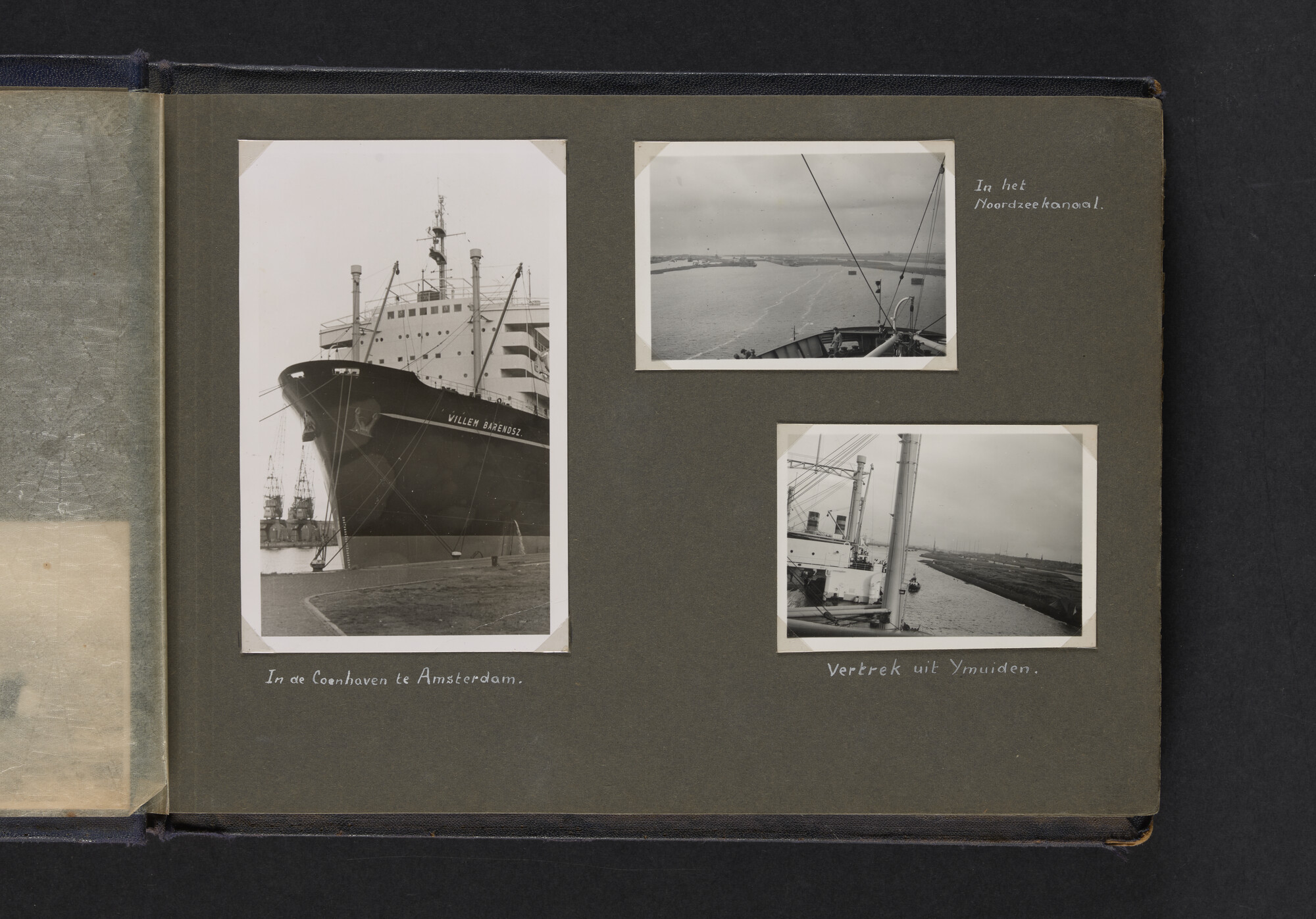 2021.0009; Fotoalbum van Joost Ossewaarde, 4e radiotelegrafist op walvismoederschip Willem Barendsz (II) en walvisjagers, met foto's van vangstseizoenen 1955-1956 en 1956-1957.; fotoalbum