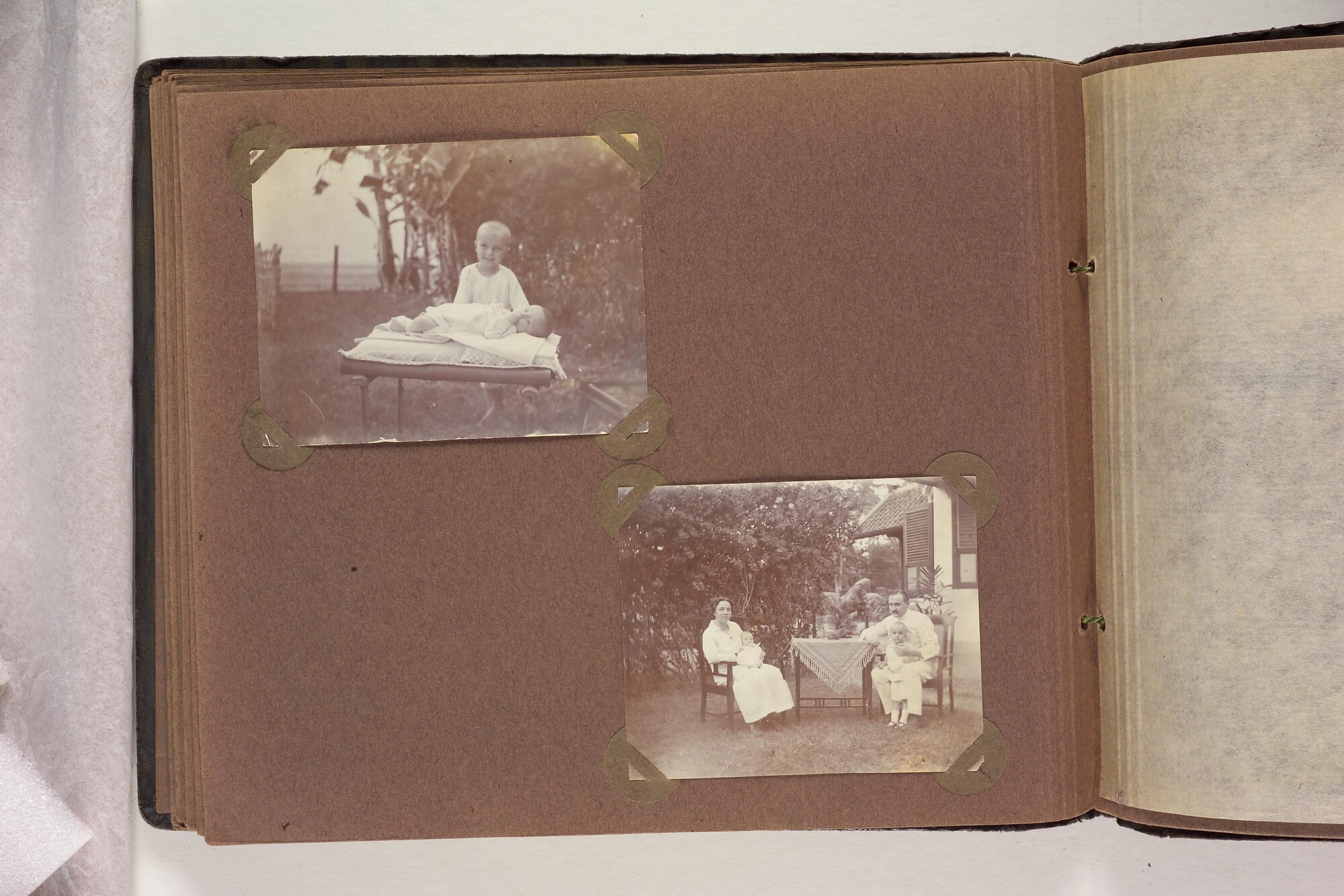 S.6156(06)c; Fotoalbum c) uit een serie van veertien uit de Collectie Job over zijn reizen; fotoalbum