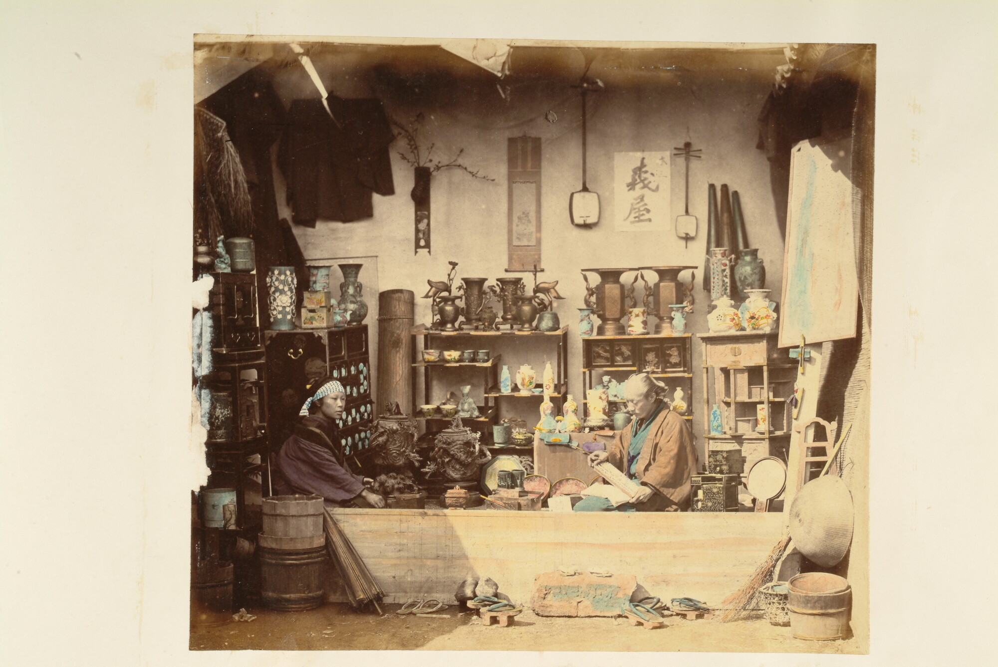 S.3628(04); 'Views of Japan': Album nr. 3 uit een serie van drie van de Nederlandse consul in Japan Dirk de Graeff van Polsbroek; fotoalbum