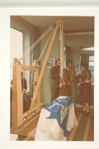 S.5219(12)0647; Kleurenfotos van de doopplechtigheid zwaar-transportschip ms. Happy [...]; fotoreportage