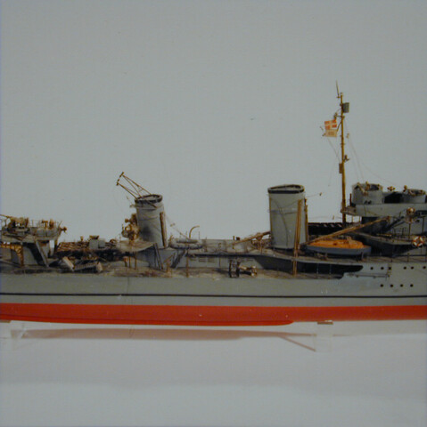 B.0203(01); Model van de torpedobootjager Hr.Ms. Isaac Sweers; scheepsmodel