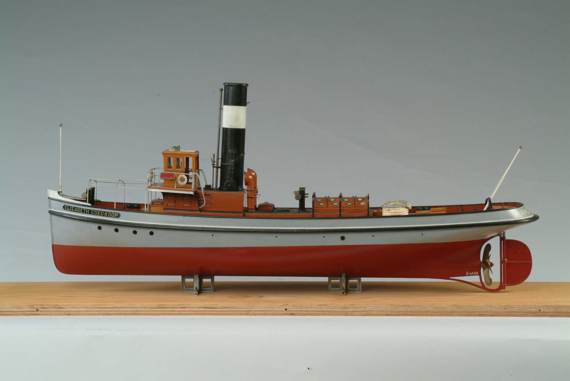 S.4653; Model van de havensleepboot Elizabeth Goedkoop; scheepsmodel