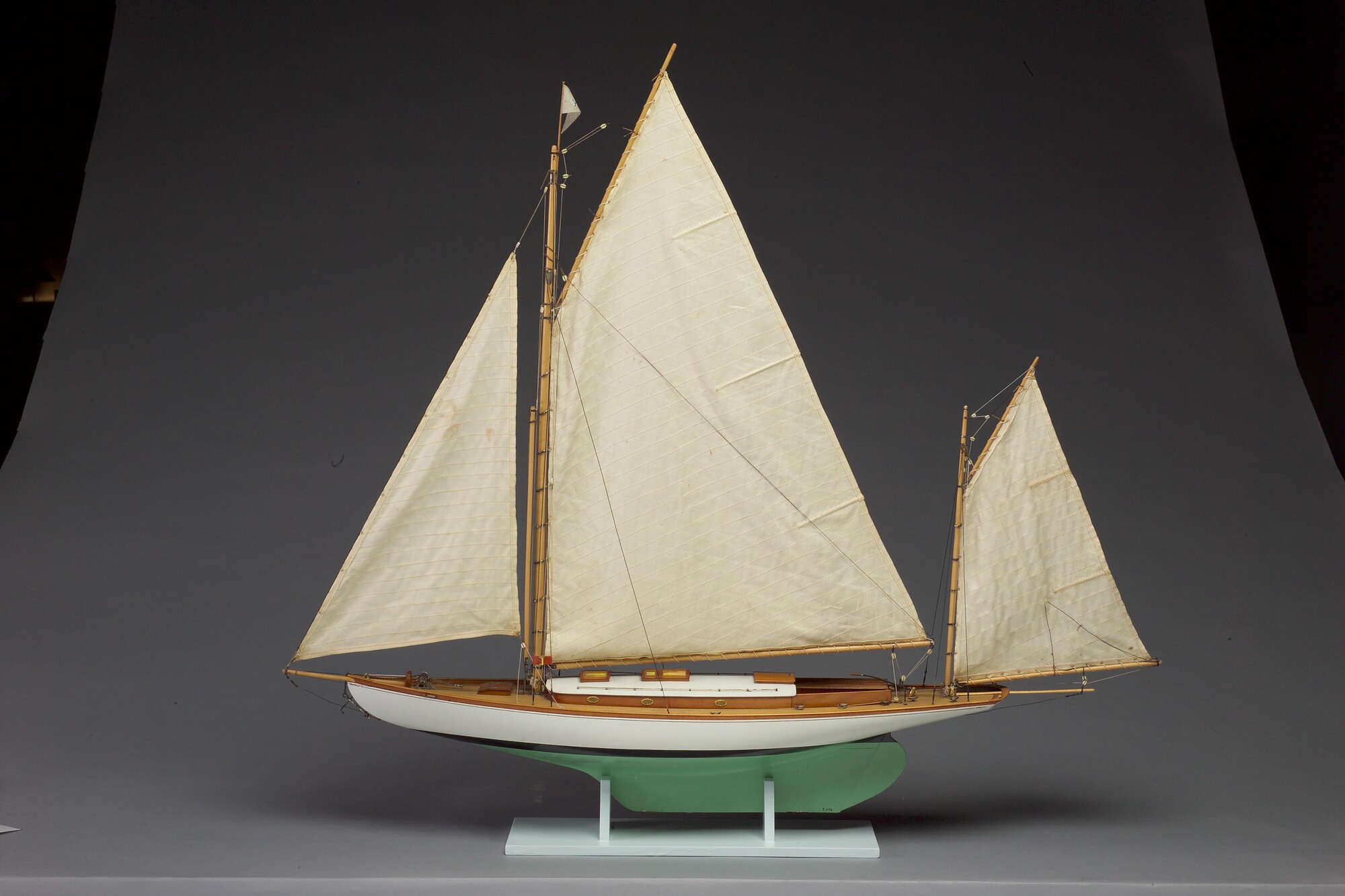 S.4772; Model van de yawl Jozef Israëls; scheepsmodel