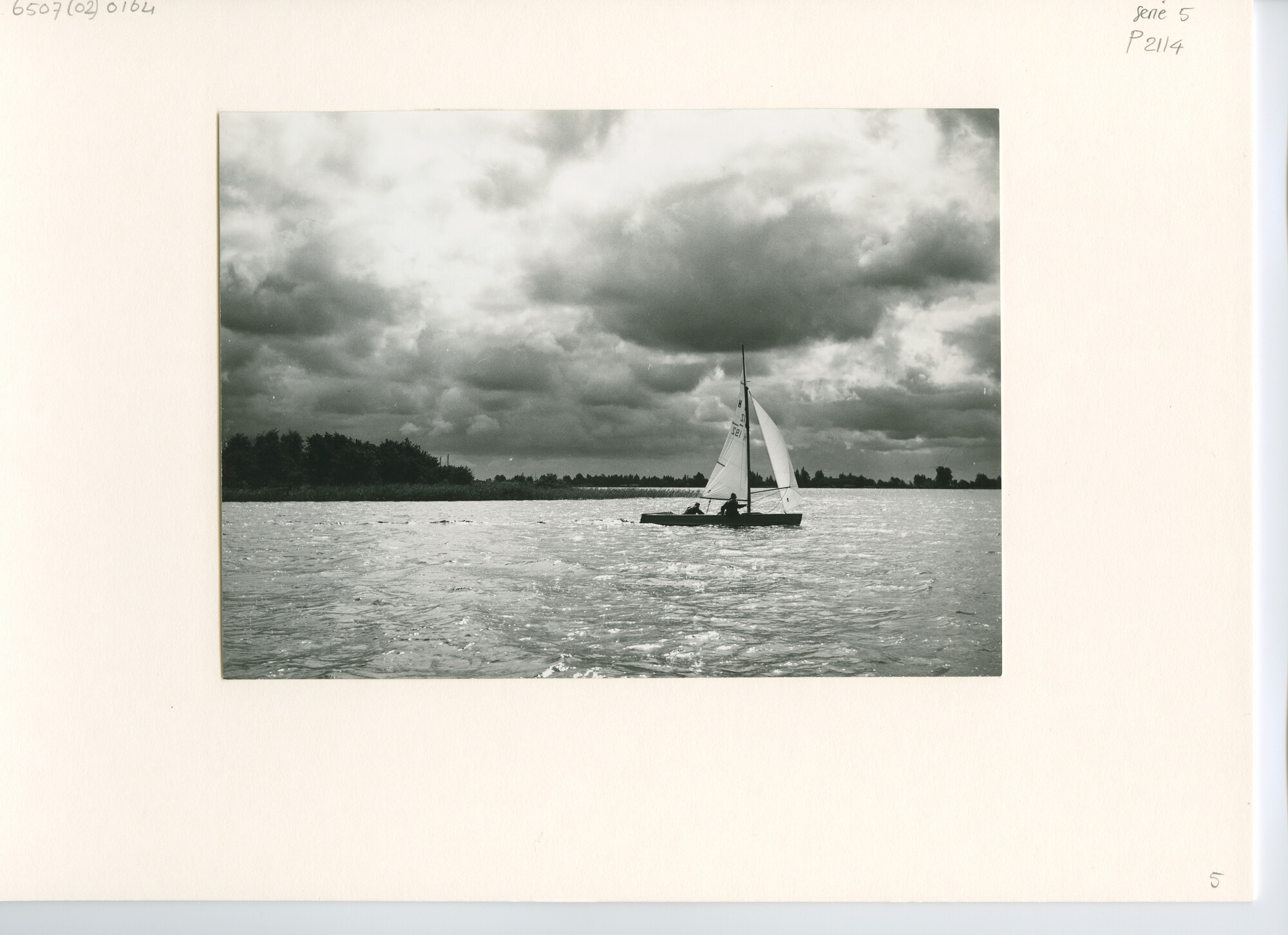 S.6507(02)0164.02; Zwart-wit foto van de start van de 12m² klasse A tijdens de Hollandweek I 1962; foto