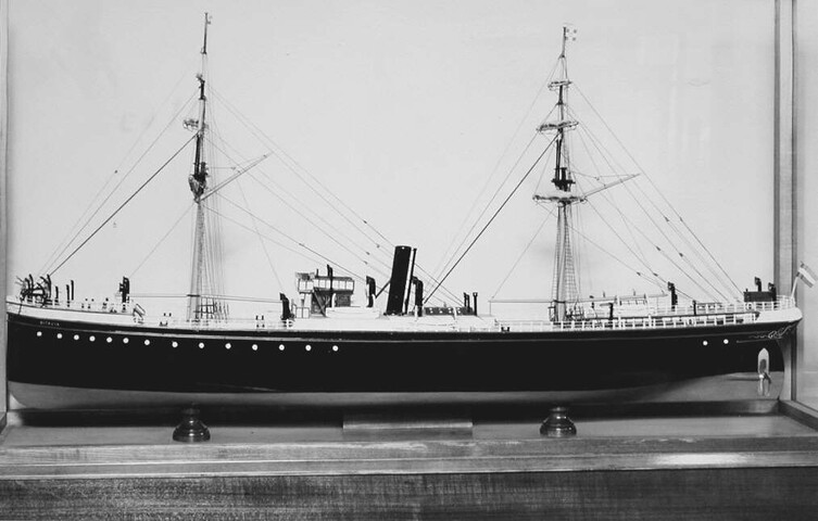 S.4766; Model van het ss. Batavia; scheepsmodel