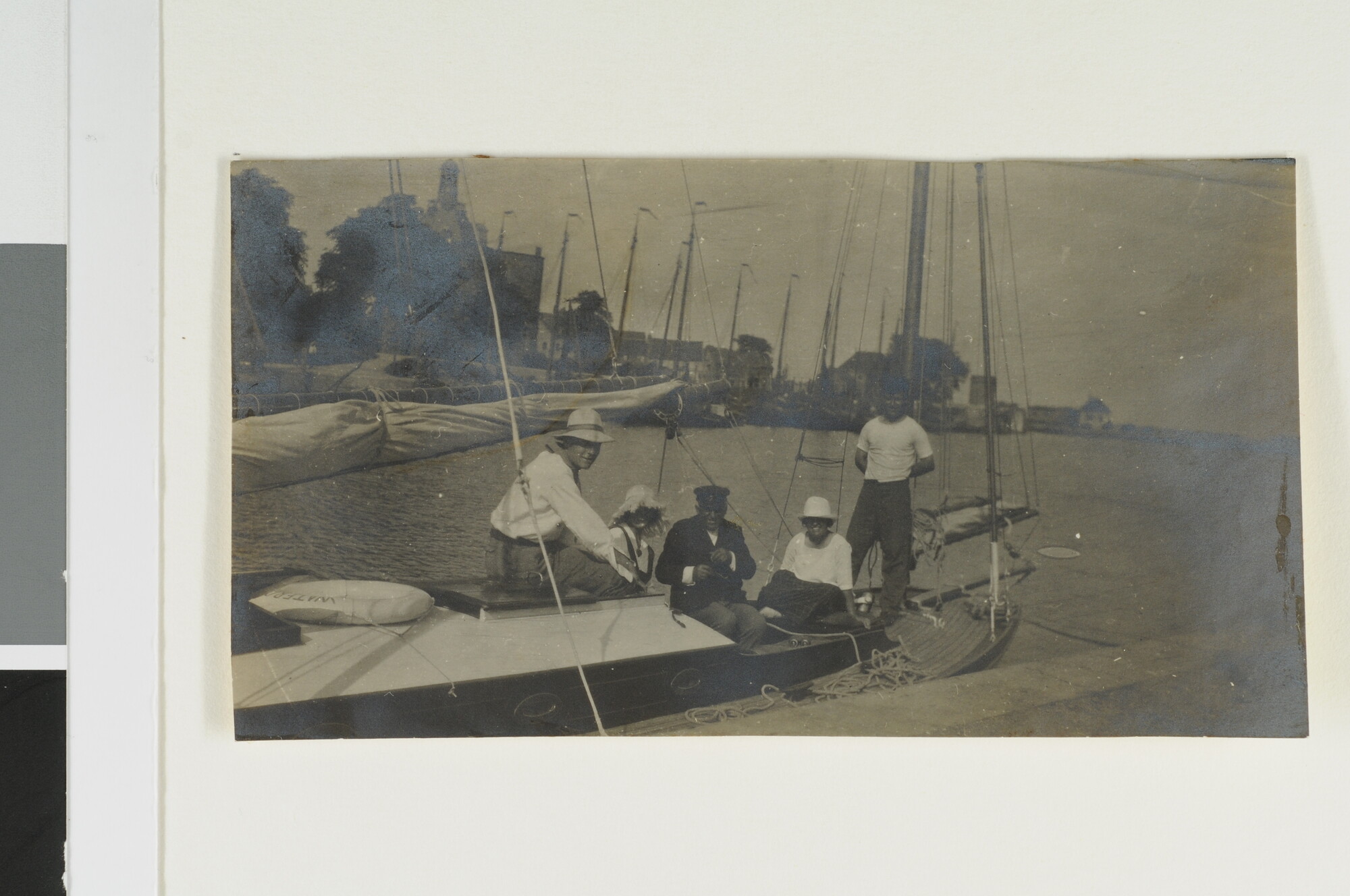 S.4834(03); Foto's van vakantiereis met het boeierjacht De Kampioen; fotoreportage