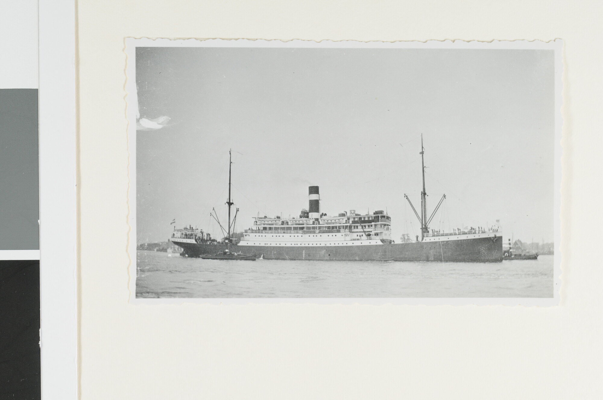 S.4380(04)571; Het passagiersschip ss. Van Rensselaer van de KNSM; foto