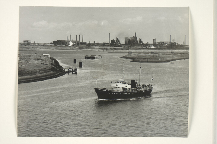 S.5219(12)0007; Foto's van het bij de ASM gebouwde loodsvaartuig Deneb; fotoreportage