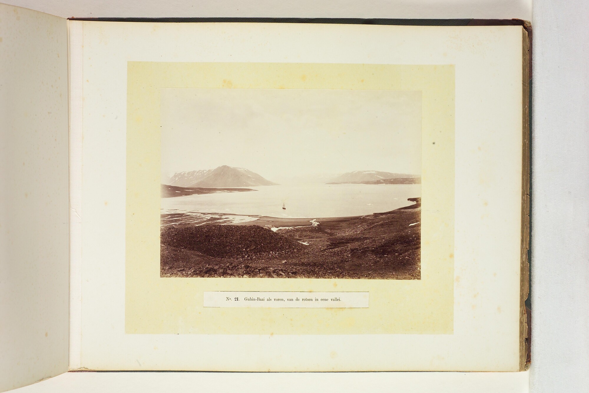 S.2956(09); Album met foto's van de Tweede Noordpoolexpeditie van de Willem Barents; fotoalbum