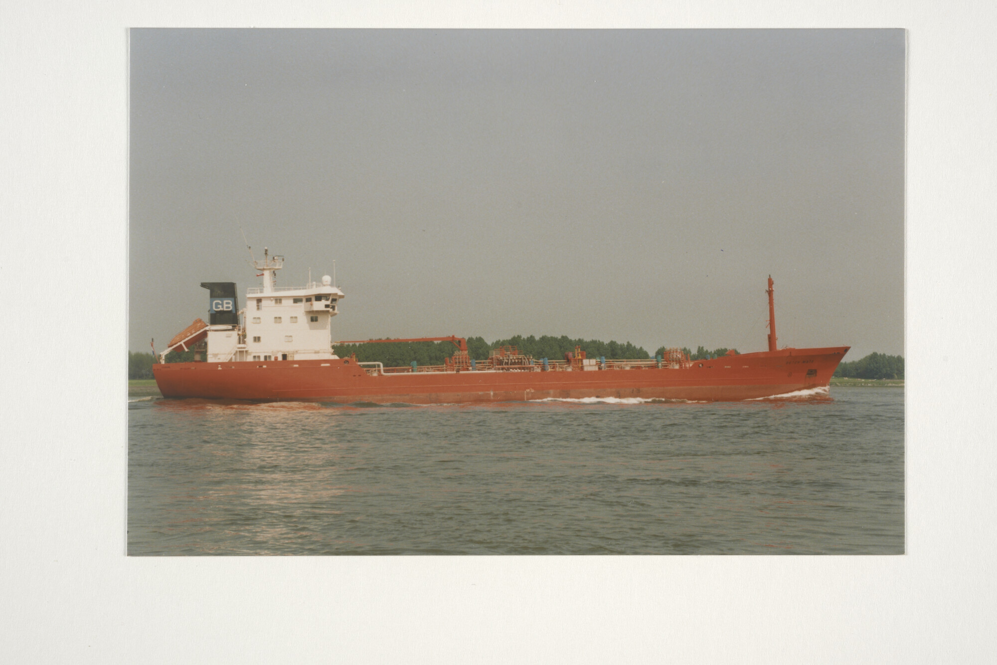 2000.0837; Kleurenfoto van de chemicaliëntanker ms. Dutch Mate van Gebroeders Broere [...]; foto