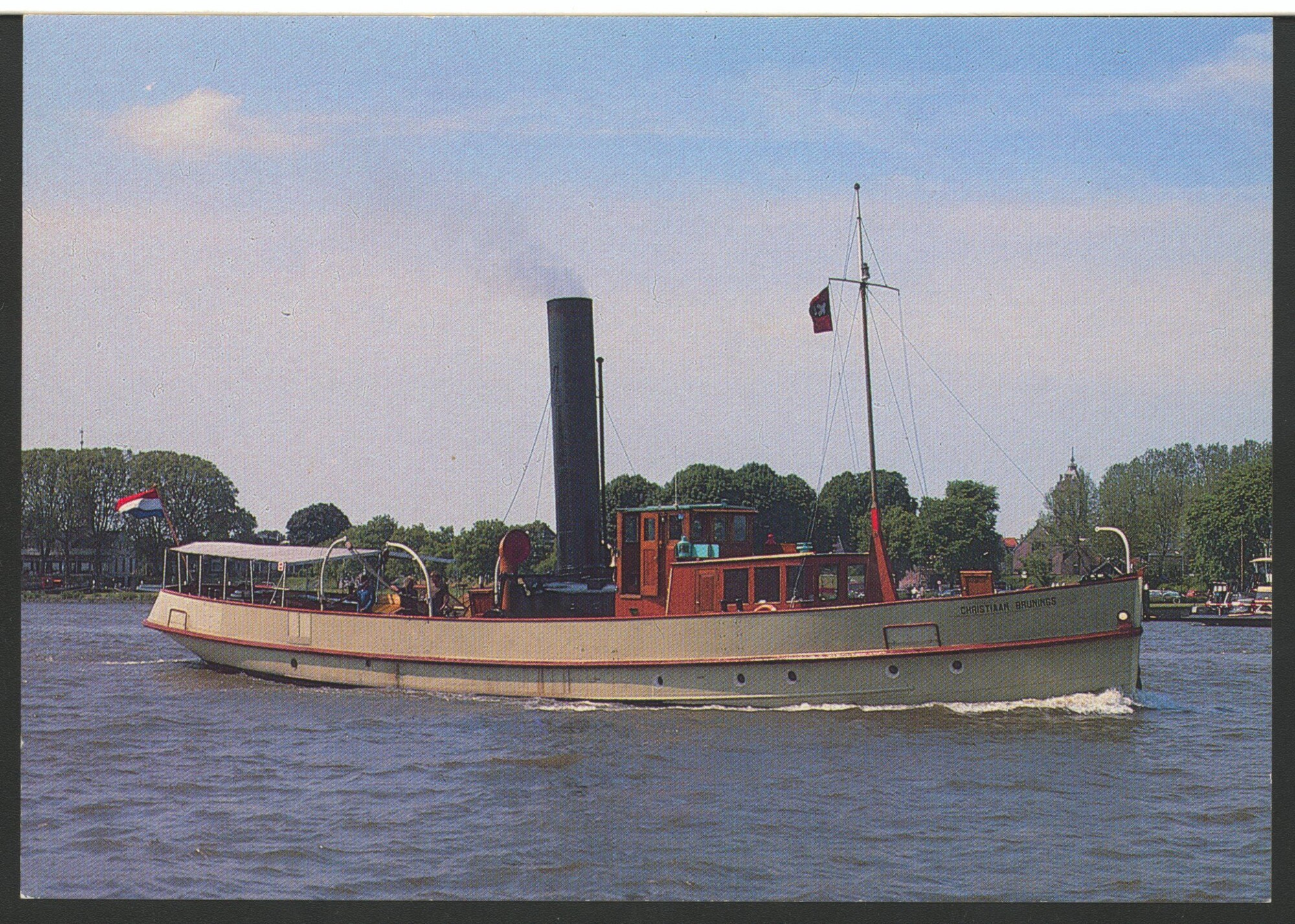 1993.6340; Het stoomschip Christiaan Brunings, als museumschip van het Nederlands Scheepvaartmuseum in Amsterdam; prentbriefkaart