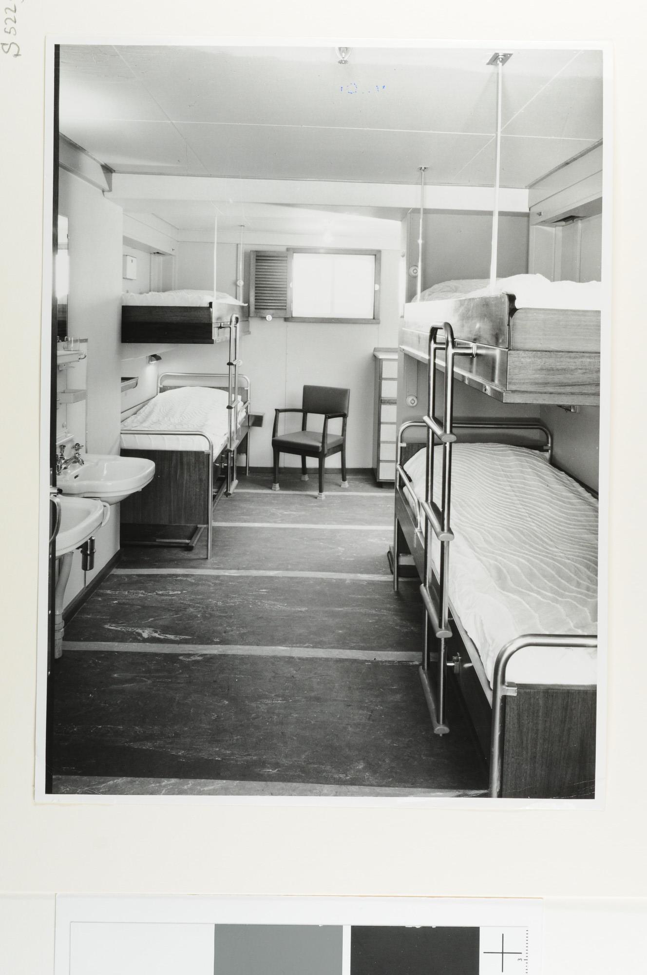 S.5229(01); Interieurfoto's genomen aan boord van ms. 'Willem Ruys' van de Koninklijke Rotterdamsche Lloyd [...]; fotoreportage
