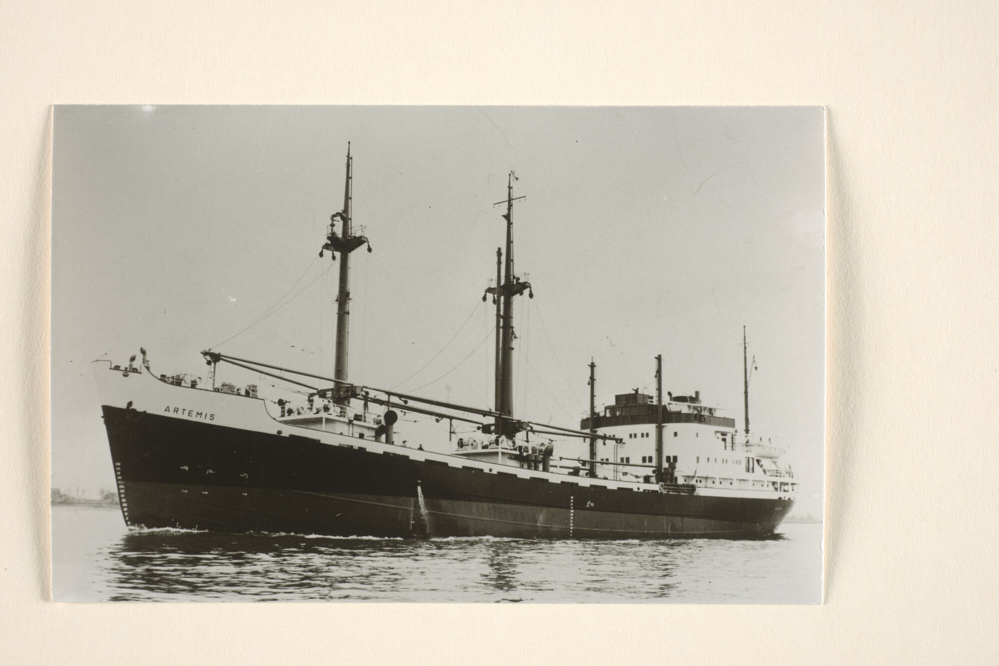 1995.6583; Het vrachtschip ss. Artemis van de van de Koninklijke Nederlandse Stoomboot Maatschappij; foto