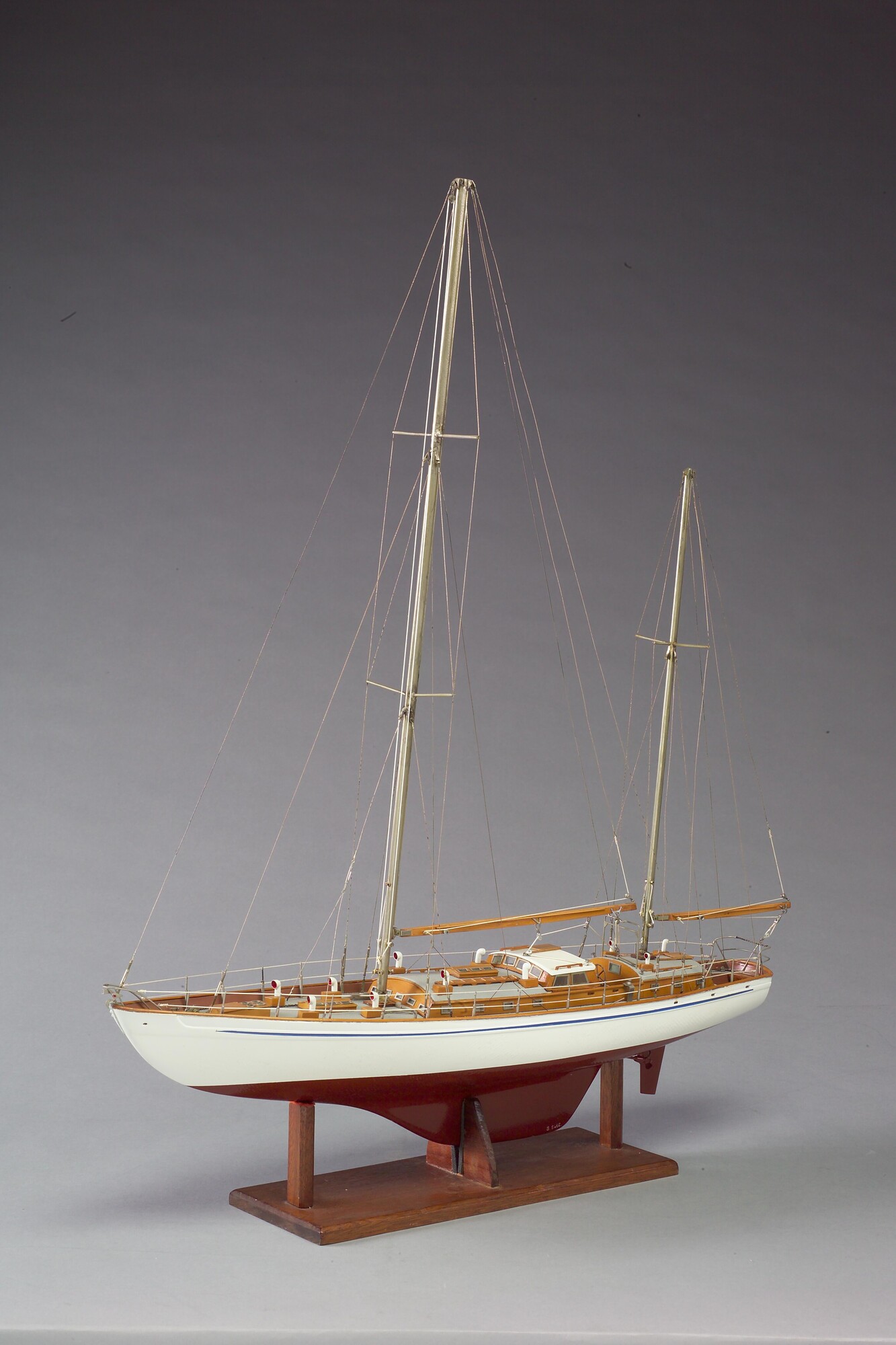S.5655; Model van het zeezeiljacht Stormvogel; scheepsmodel