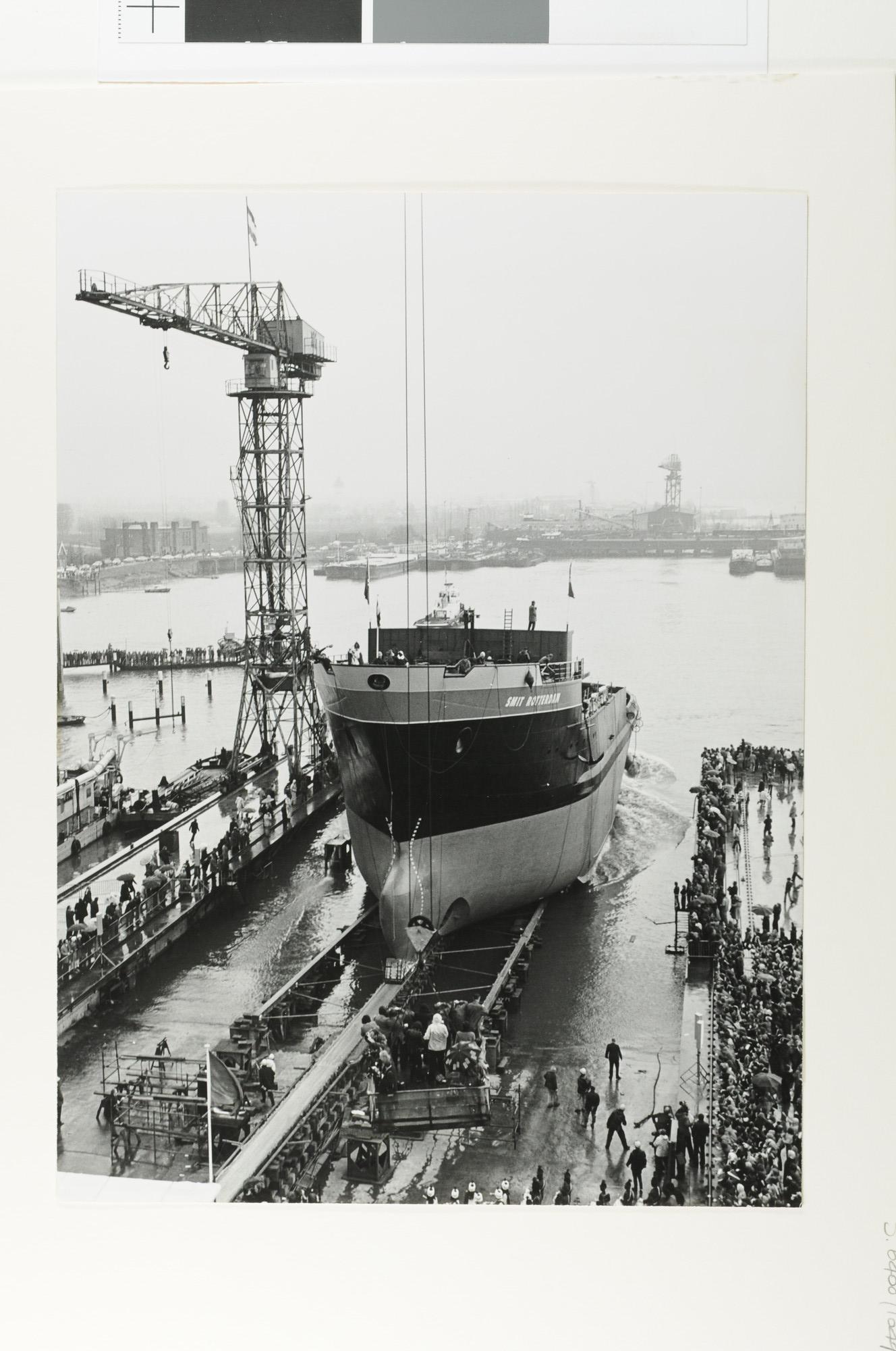 S.6408(1049); De tewaterlating en doop van de bergings-zeesleepboot Smit Rotterdam van [...]; foto