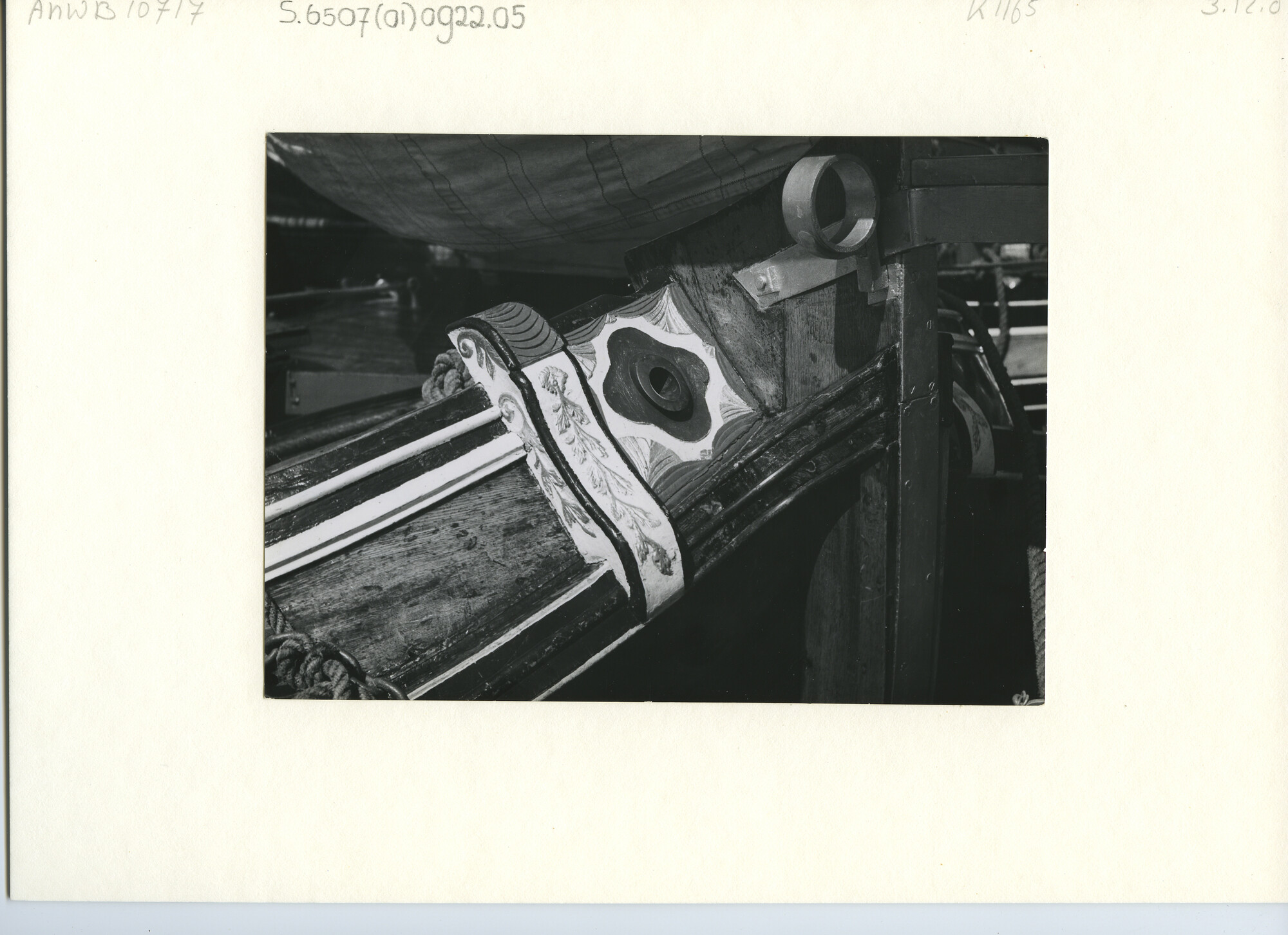 S.6507(01)0922.05; Foto van scheepssier op ronde en platbodemjachten; foto