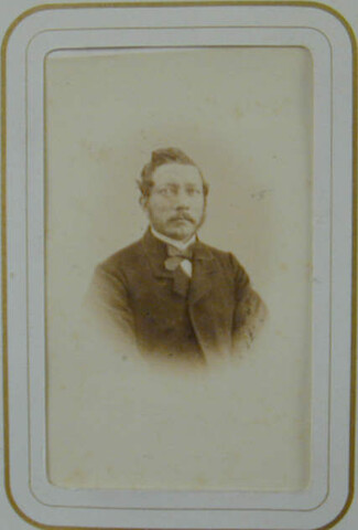 S.0576(01)054; Portretfoto van luitenant-ter-zee der eerste klasse J.J.A.D. Phaff (1825-1869); foto