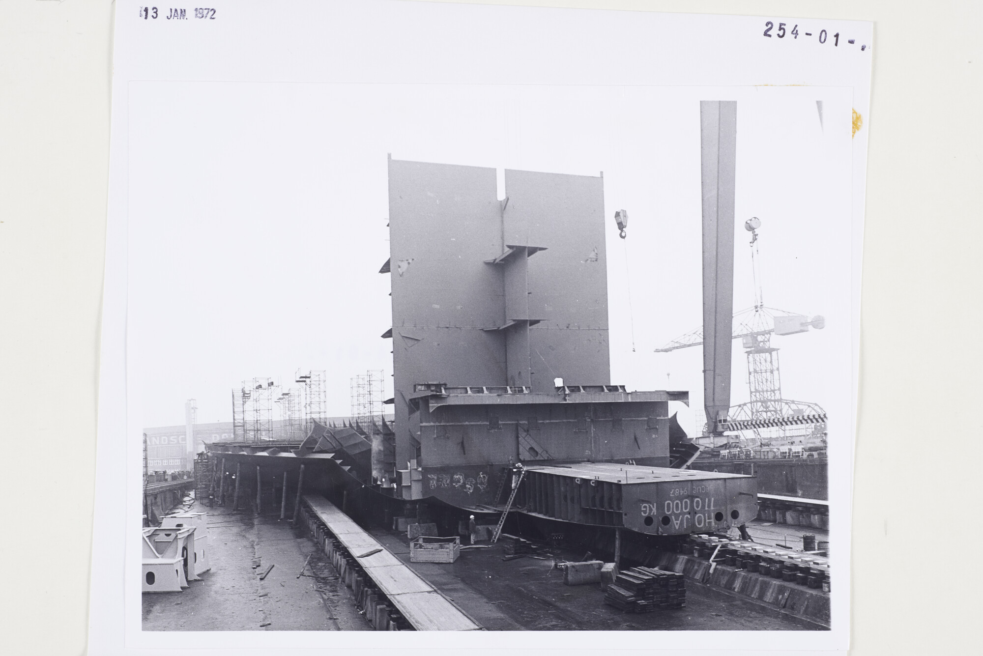 S.5444(5332)01; Foto van de bouw het achterschip van de mammoettanker Texaco Panama op helling II/III van de NDSM; foto