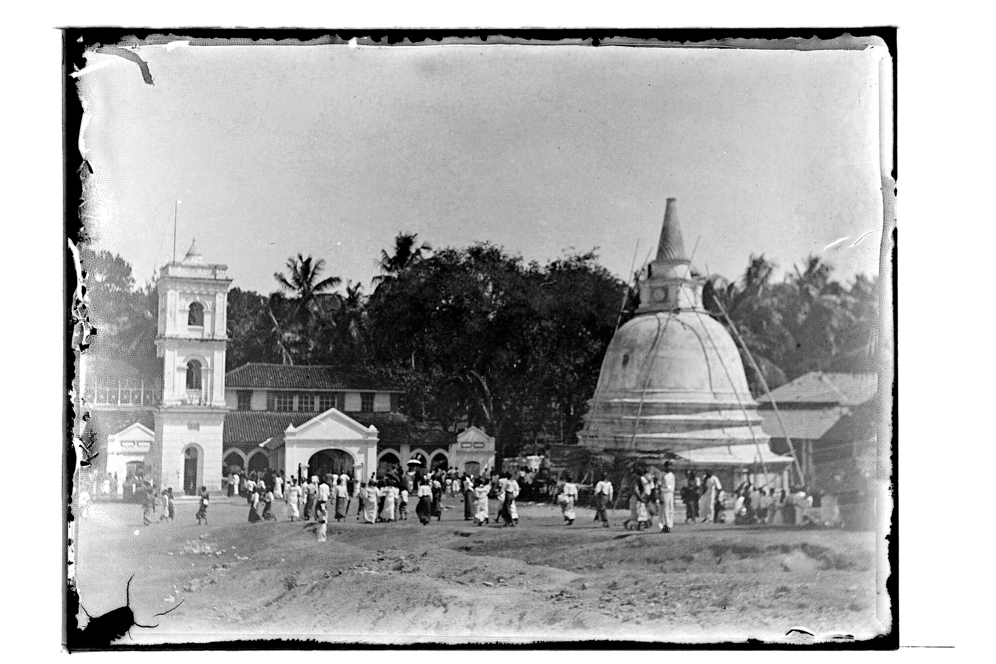 S.3319(022)a; Een tempel te Colombo (Ceylon), 1912; negatief