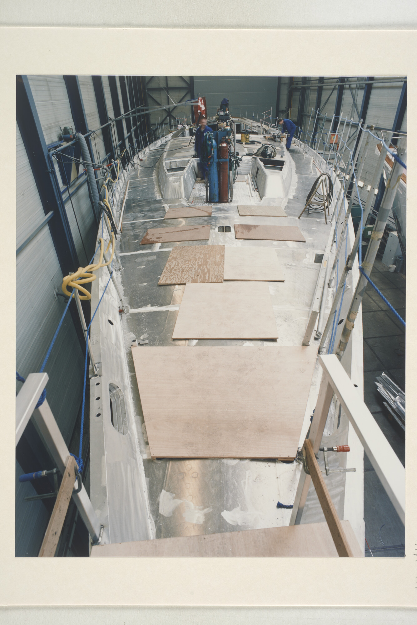 1997.1414; Kleurenfotos van de bouw van een aluminium jacht bij Royal Huisman; fotoreportage