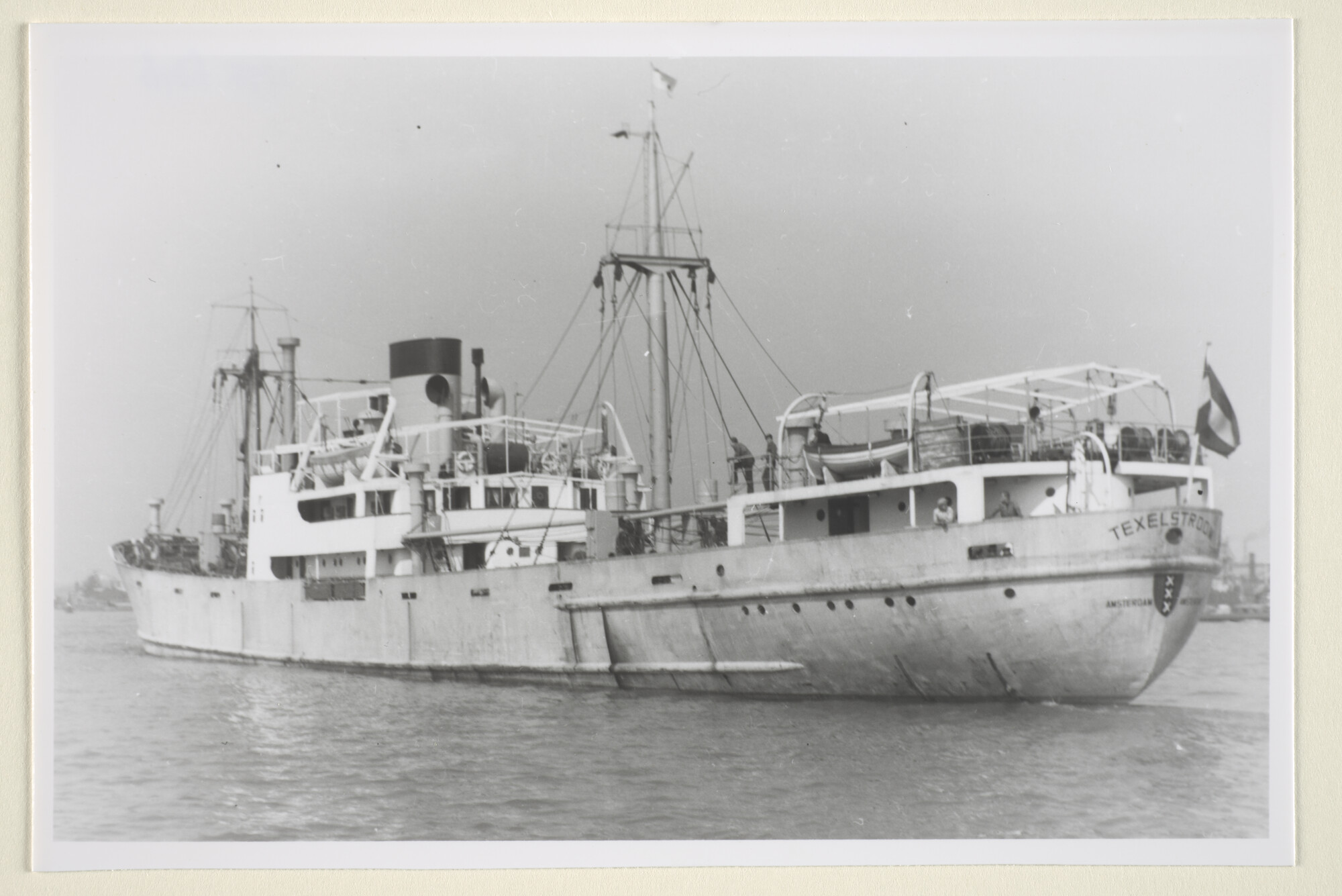 1995.6346; Het vrachtschip ms. Texelstroom (ex- Dorit Clausen) van de Hollandsche Stoomboot Maatschappij; foto