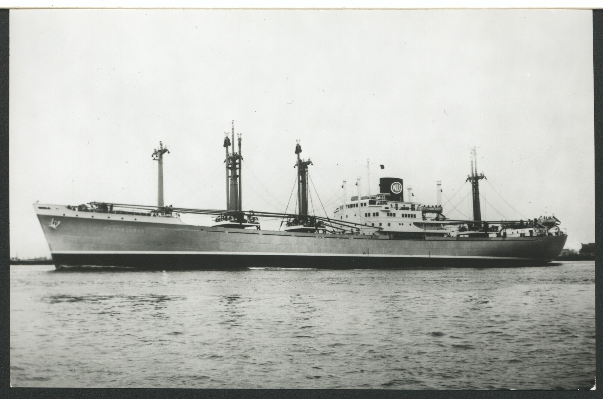 S.6408(0547); Het vrachtschip ms. Marne Lloyd met het logo van de NV Nedlloyd Lijnen op [...]; prentbriefkaart