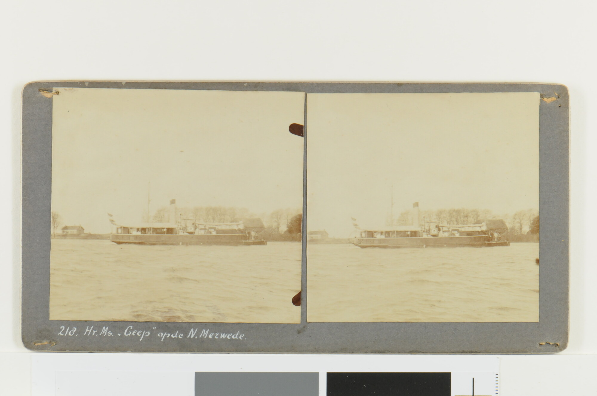 S.4834(01)78; Eén van een serie van acht stereofoto's van de reis van de stoomkanonneerboten Hr.Ms. 'Geep' en 'Tyr'; foto