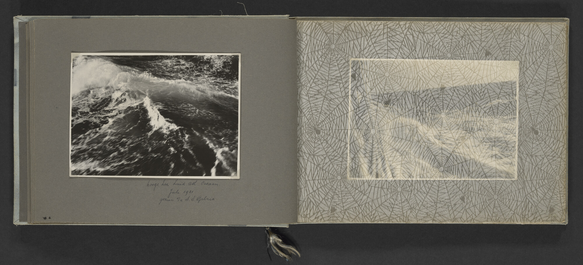 2024.3841; Fotoalbum van C.J. (Kees) de Vries, machinist op schepen van de Koninklijke Hollandsche Lloyd tussen 1928 en 1934; fotoalbum