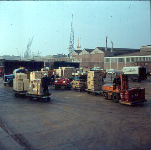 S.9100(1039); Etablissement KNSM te Amsterdam; diapositief