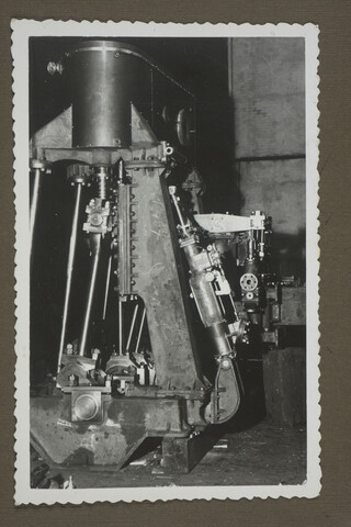 2001.1755; Omslag met vele foto's en knipsels van meest bergingsactiviteiten door Reederij v/h Gebroeders Goedkoop te Amsterdam in de periode 1929 / 1949; omslag