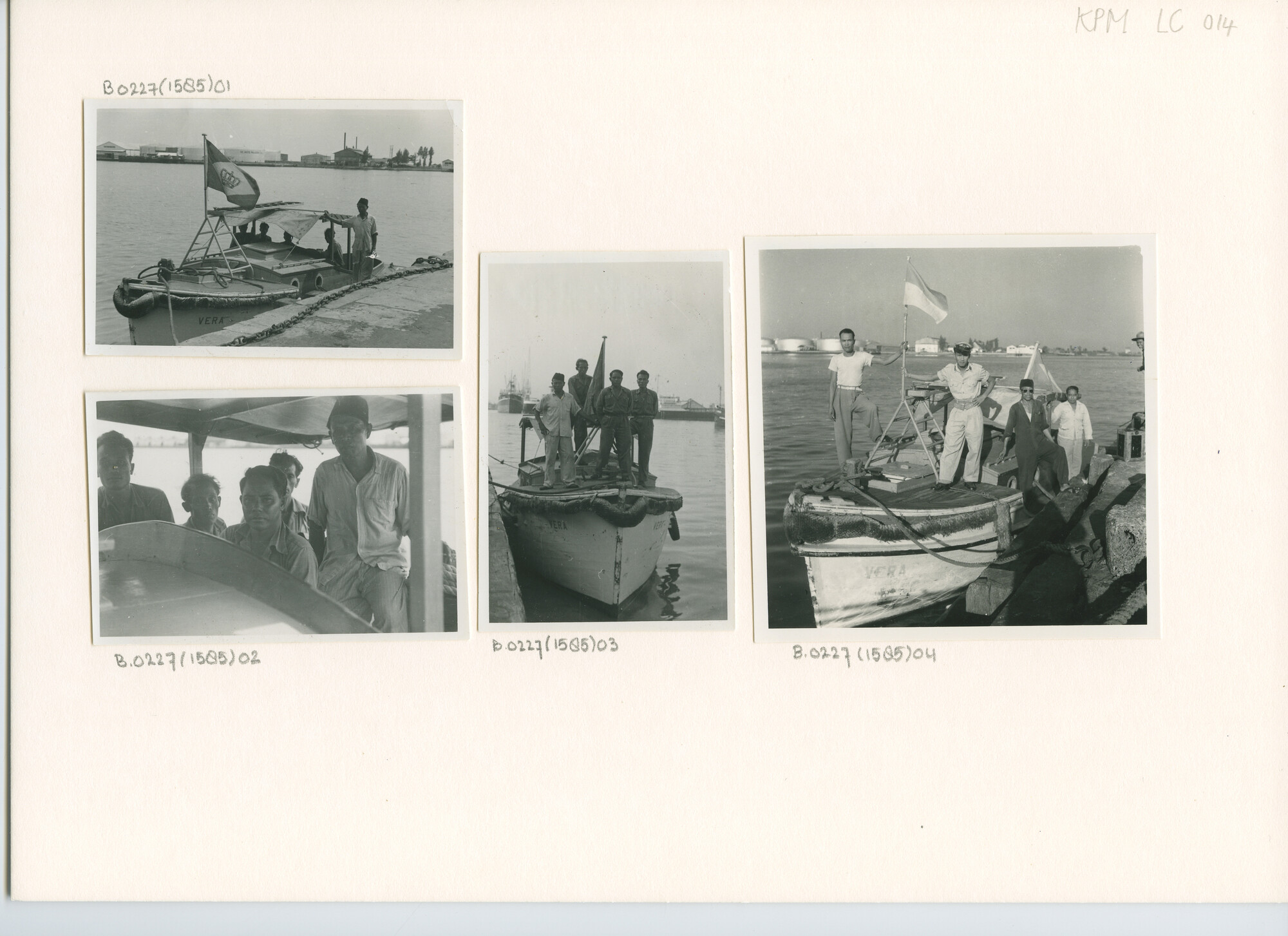 B.0227(1585)03; Foto van de motortender Vera van de Rede Tijger van de KPM; foto