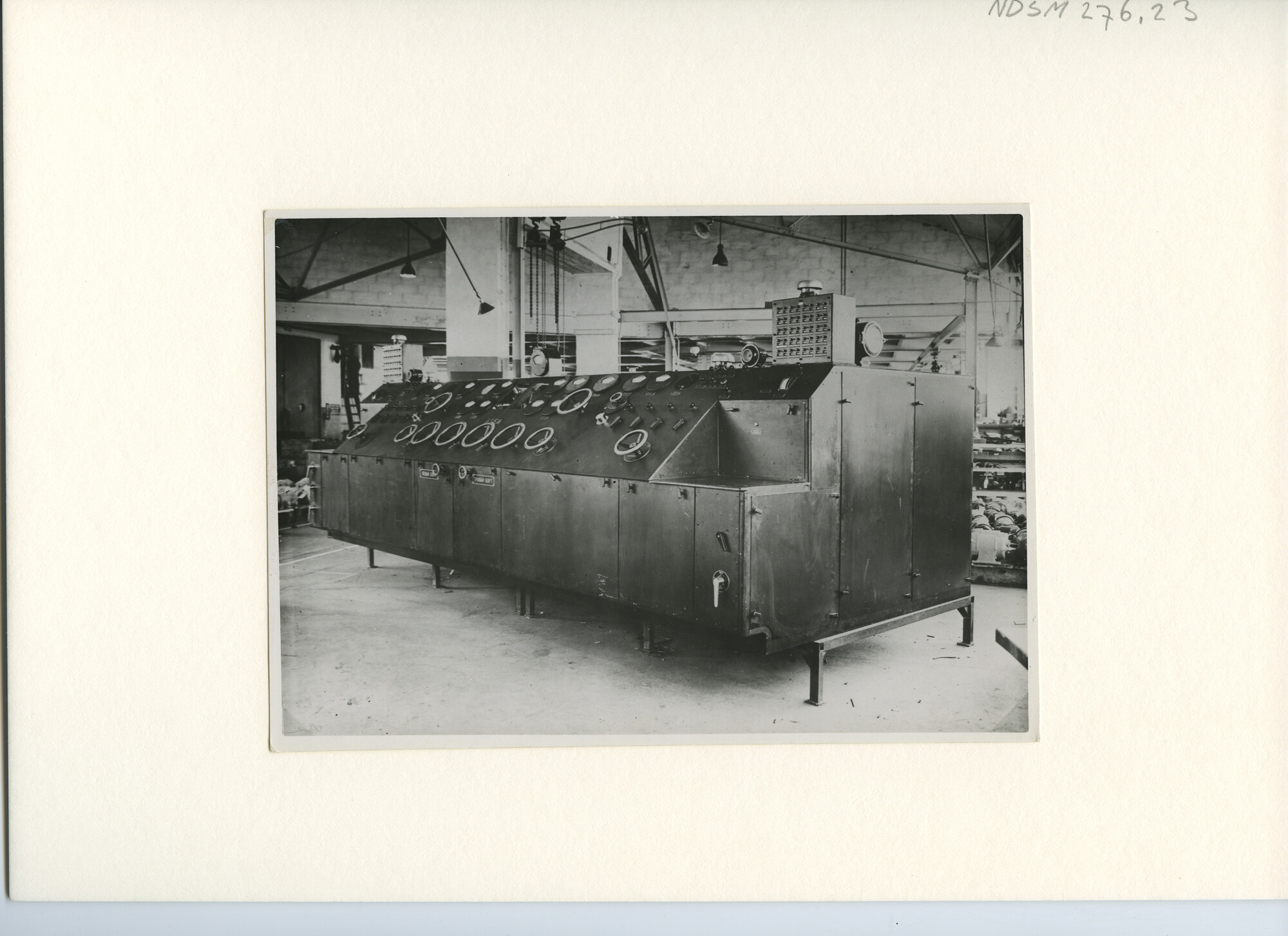 S.5444(1518)05; Interieurfoto van de machinekamer van het passagiersschip tes Viacheslav Molotov; foto