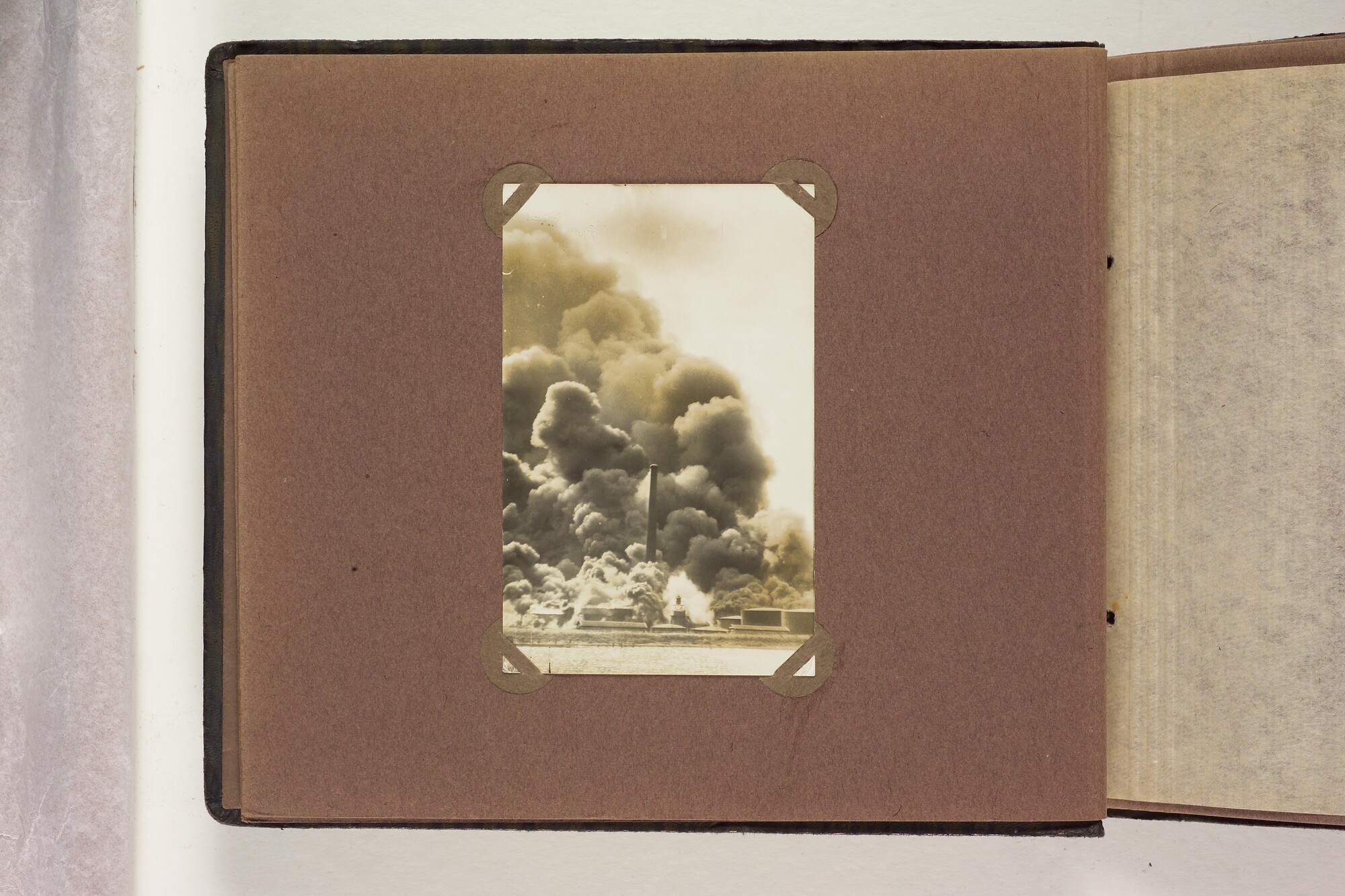 S.6156(06)c; Fotoalbum c) uit een serie van veertien uit de Collectie Job over zijn reizen; fotoalbum