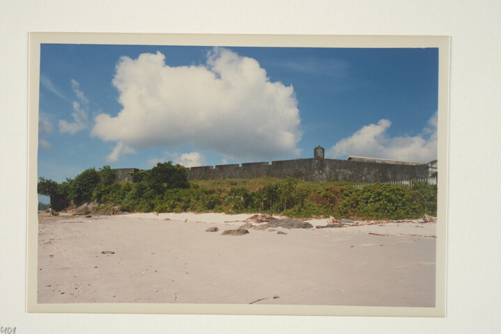 1992.1401; Kleurenfoto's van het Fort 'Duurstede' van de VOC in Indonesië; fotoreportage