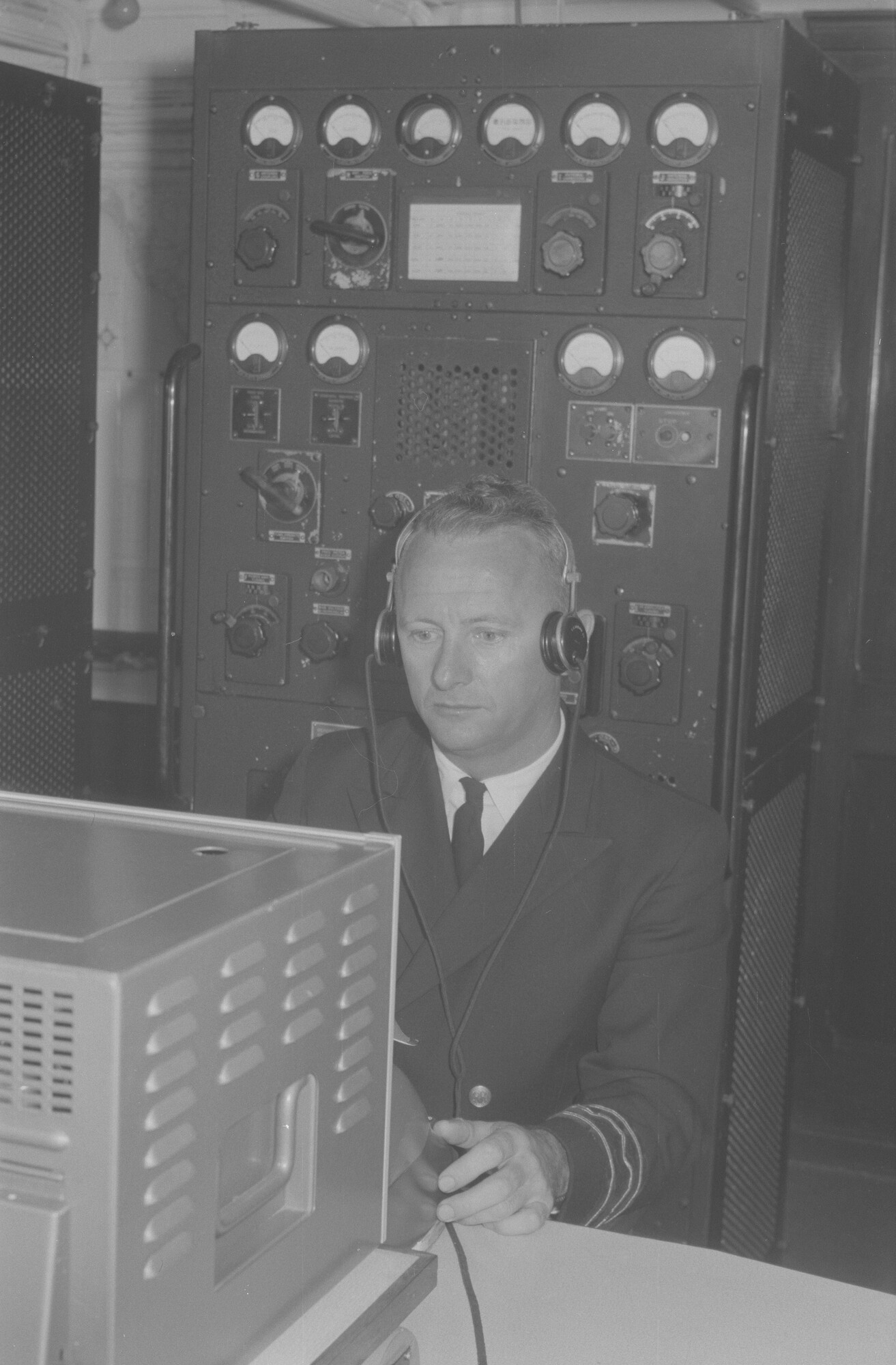 2015.1291; Negatief van de radiohut aan boord van ms. Oranje; negatief