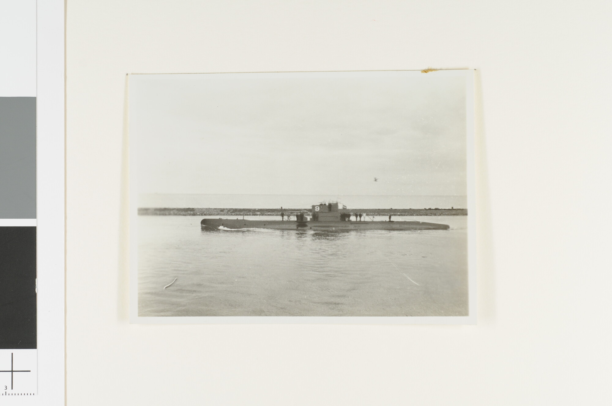 A.2867(01)073; De onderzeeboot Hr.Ms. 'O 9' verlaat de haven van Den Helder, september 1929; foto