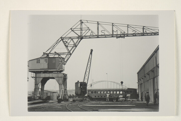 S.5219(12)0095; Een deel van de bodemconstructie voor de bouw van het Franse (Laker) vrachtschip ms. 'Marquette' voor de Cyprien Fabre Fraissinet te Marseilles; foto