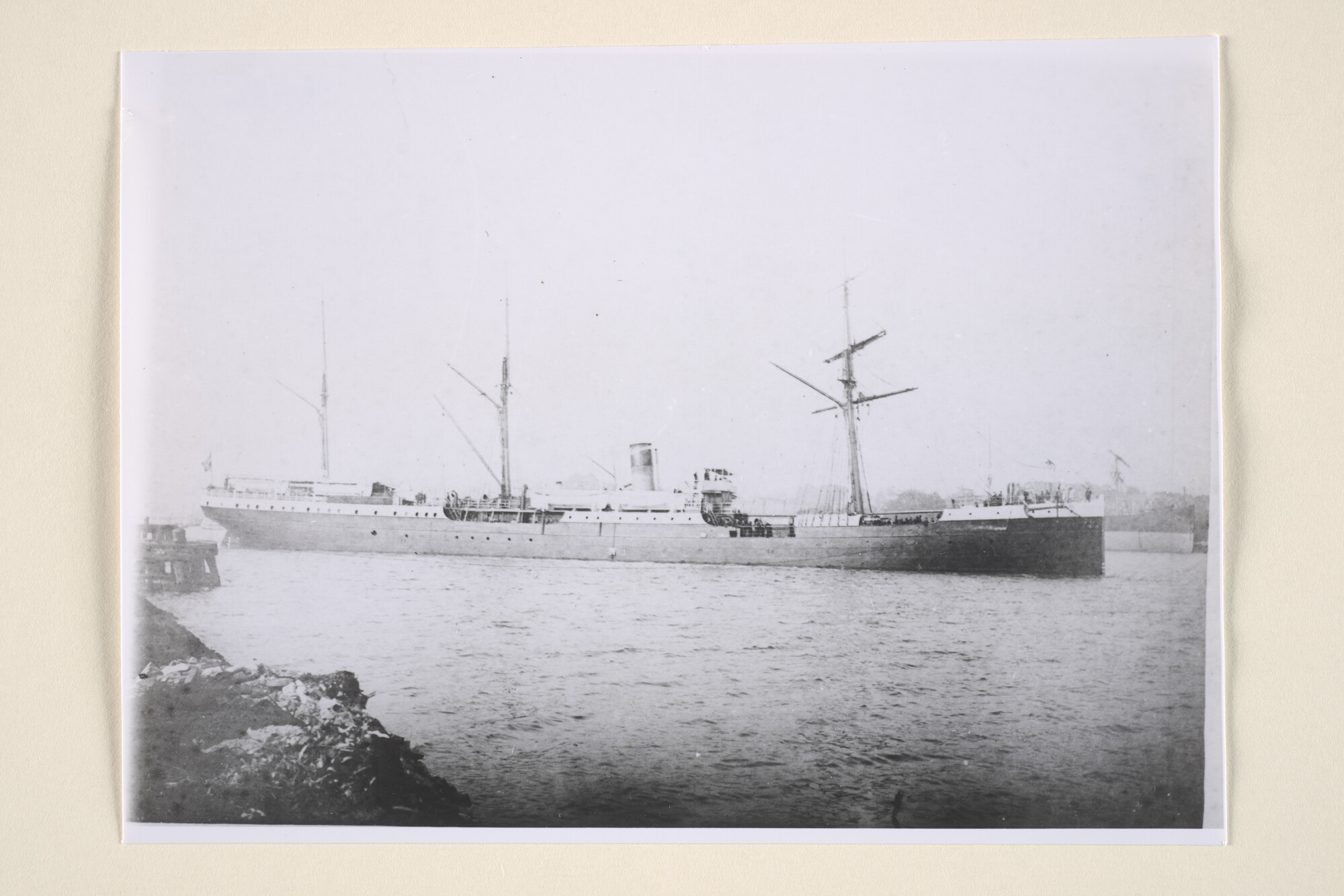 1995.1820; Het mailschip ss. 'Koningin Emma' van de SMN; foto