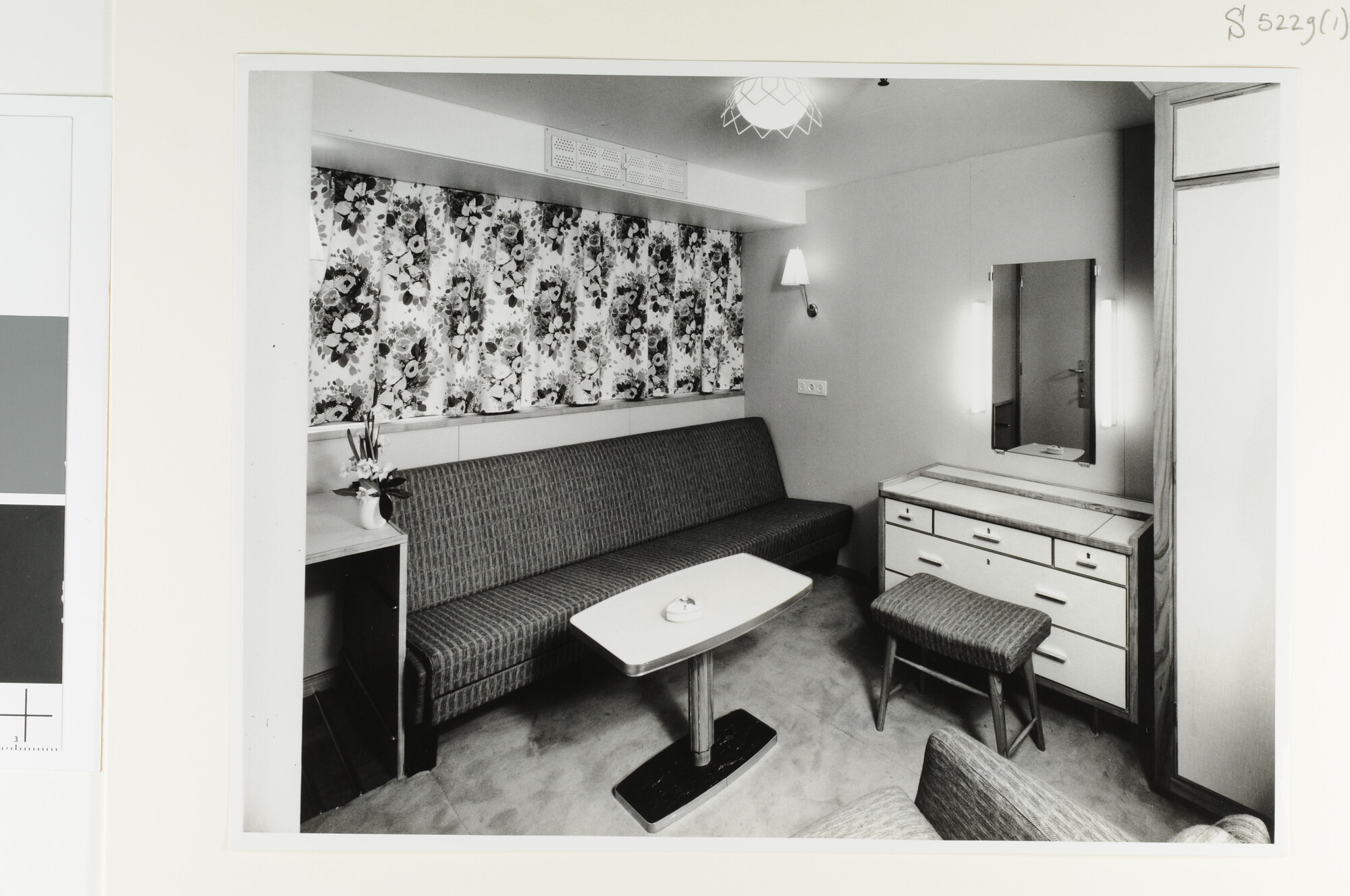 S.5229(01); Interieurfoto's genomen aan boord van ms. 'Willem Ruys' van de Koninklijke Rotterdamsche Lloyd [...]; fotoreportage