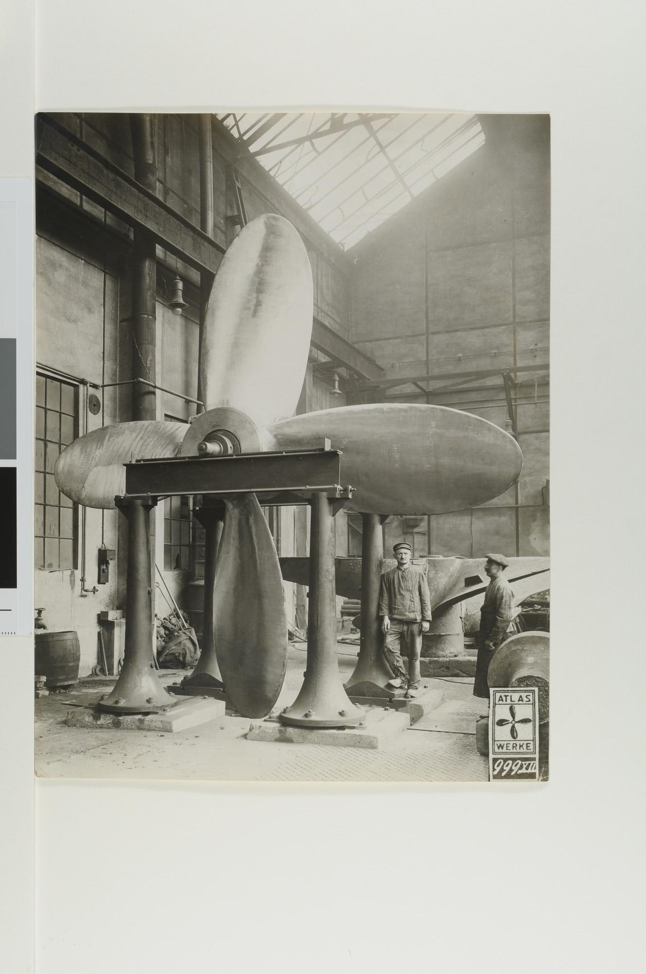 S.6483(4060)07; 'Atlas Bronze Propeller'; foto