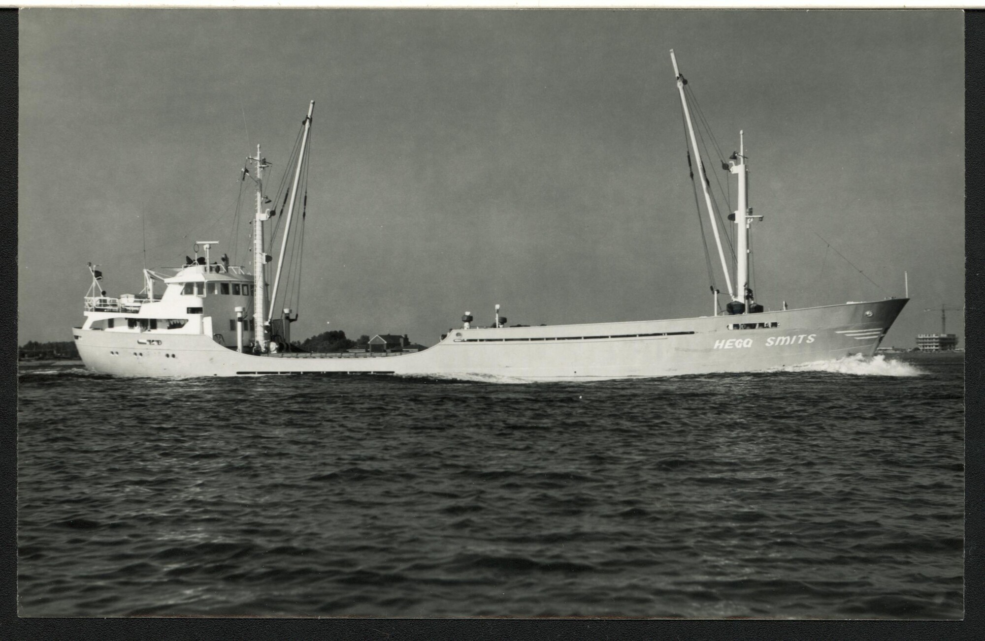 1993.6546; De coaster ms. 'Hego Smits' van de rederij Marinus Smits uit Rotterdam; prentbriefkaart