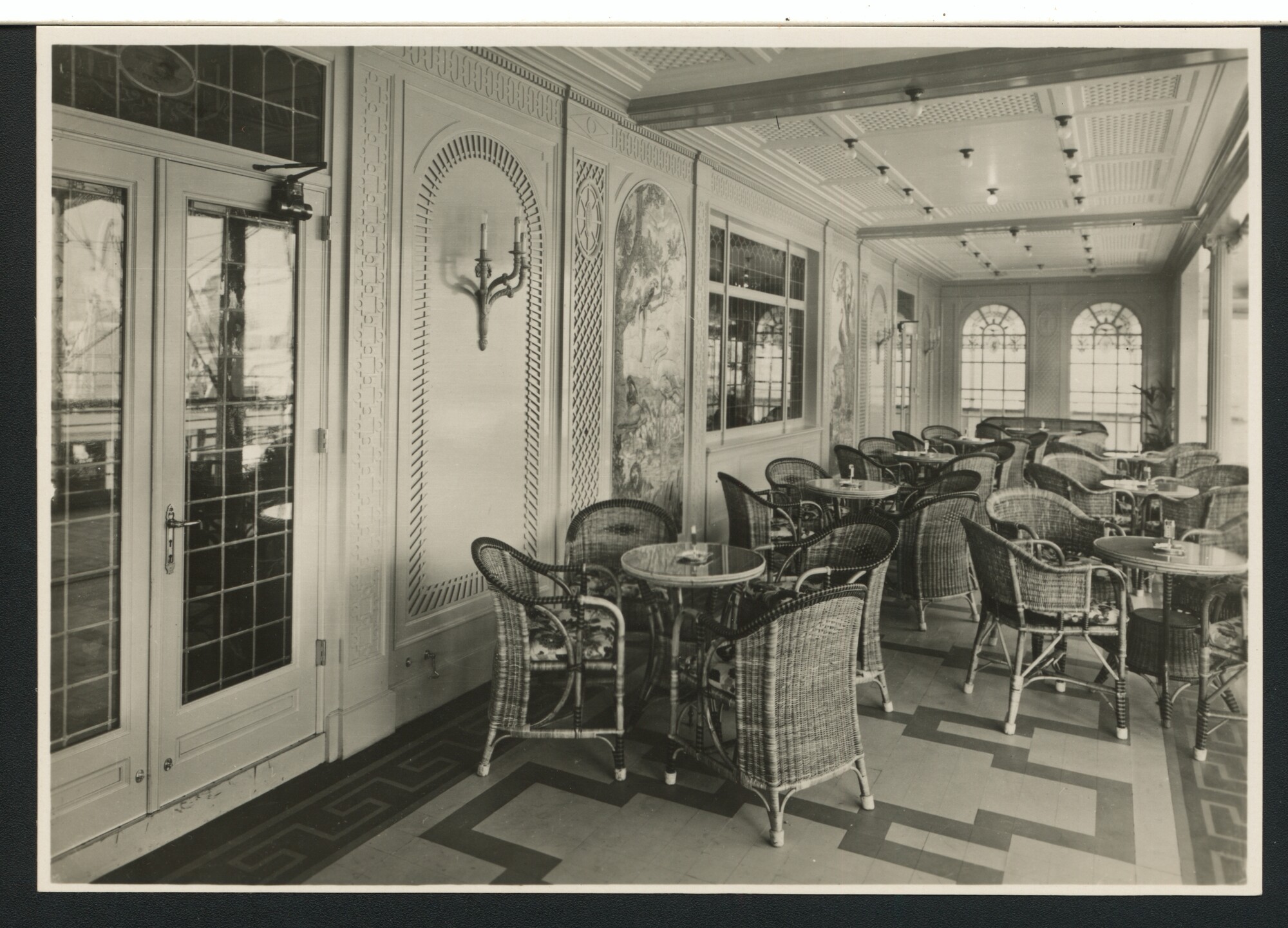 RS.0862; Tien foto's van het luxueuze interieur van het passagiersschip; prentbriefkaart-serie