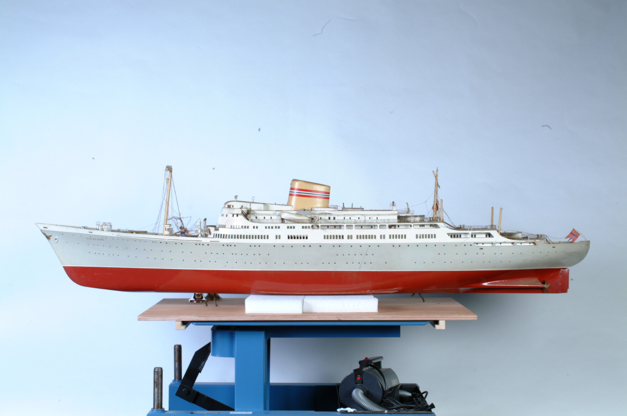 2002.0823; Model van het Noorse passagiersschip ms. Oslofjord; scheepsmodel