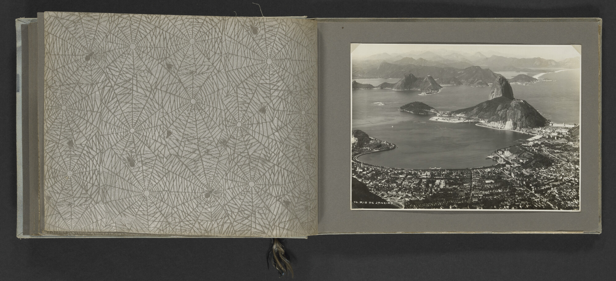 2024.3841; Fotoalbum van C.J. (Kees) de Vries, machinist op schepen van de Koninklijke Hollandsche Lloyd tussen 1928 en 1934; fotoalbum