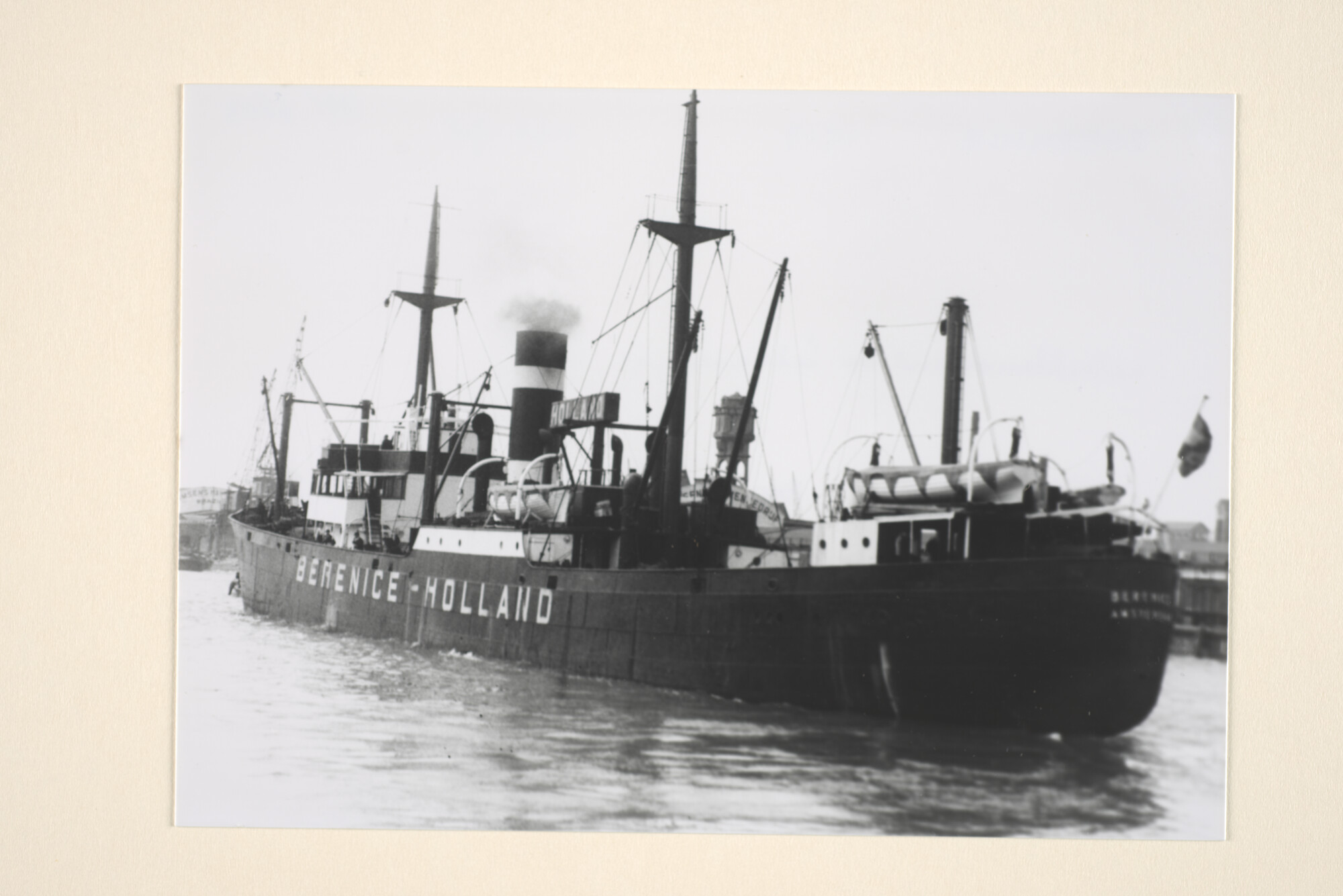 1995.6603; Het vrachtschip met passagiersaccommodatie ss. Berenice van de KNSM; foto
