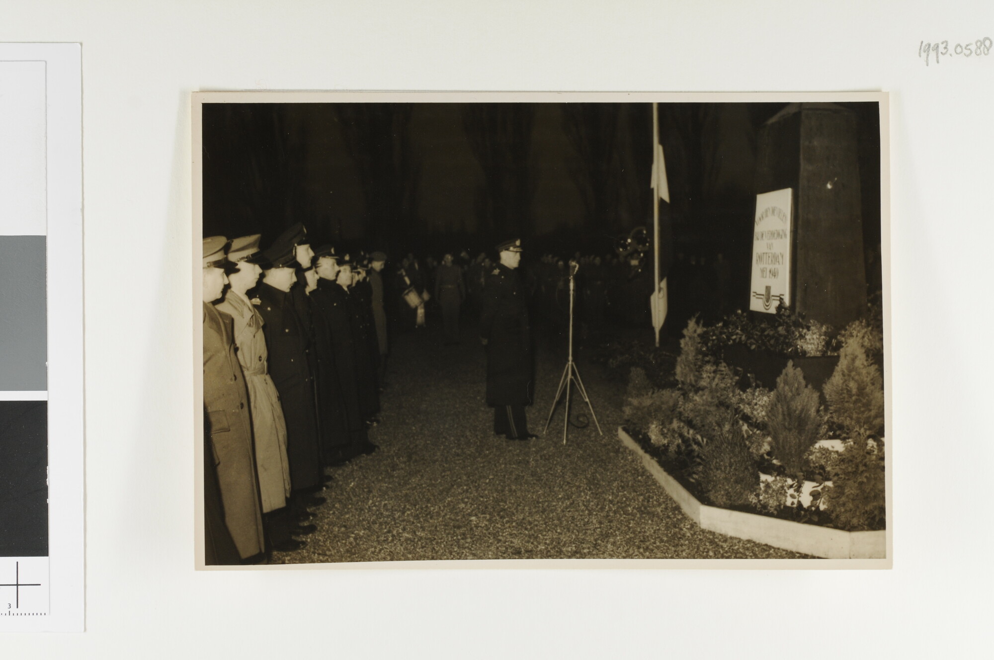 1993.0588; Herdenking 281 jarig bestaan van het Korps Mariniers en herdenking gevallenen [...]; foto